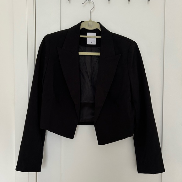 Jackets & Blazers - Crop blazer